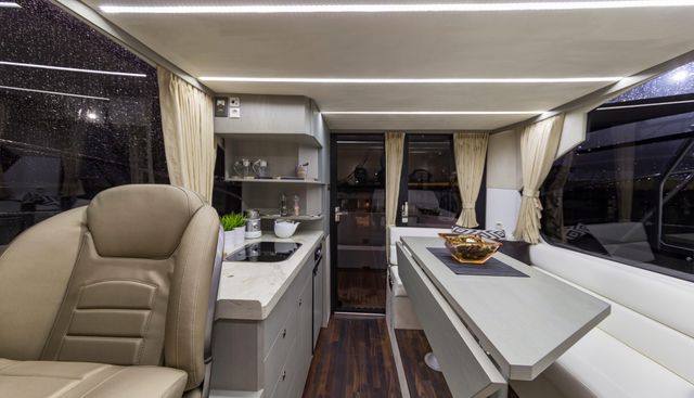 360FLY-052 yacht for sale 38