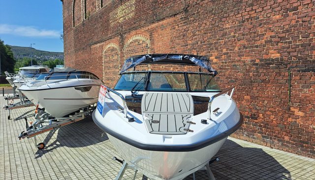 F650 yacht for sale 20