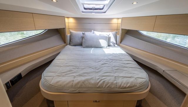 Bozzie yacht for sale 19