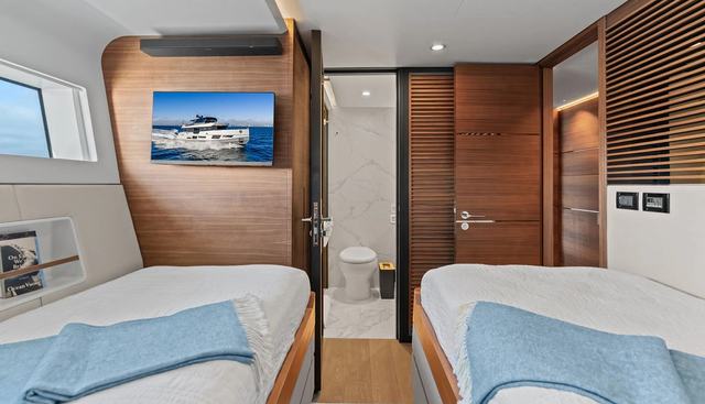 REUNION yacht for sale 42