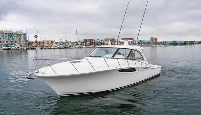 Commodore Two yacht for sale 18