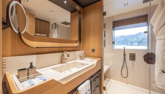 AKULA yacht for sale 33
