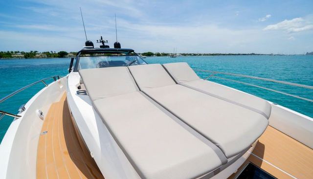 Fin yacht for sale 28