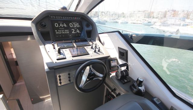 VENOM yacht for sale 14