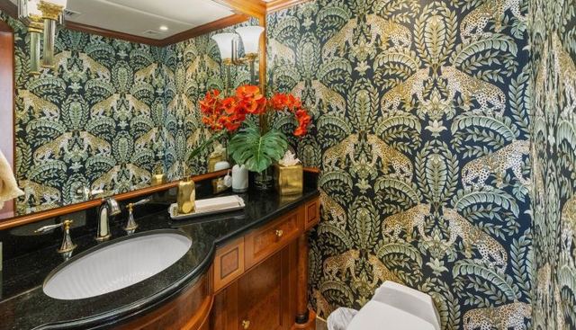 DIRT POOR yacht for sale 52