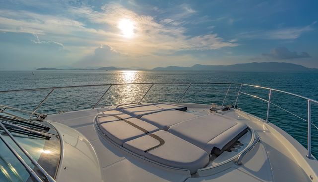 RIVIERA 4600 SY yacht for sale 2