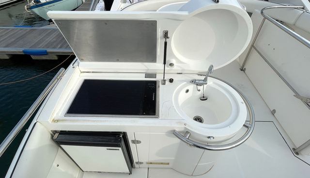 DRAGONFLY yacht for sale 37