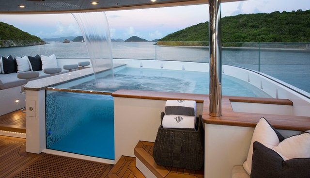 MUCHOS MAS yacht for sale 2