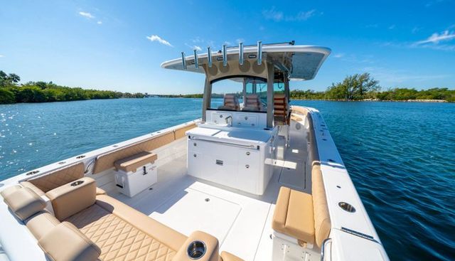 42 Lujo yacht for sale 12