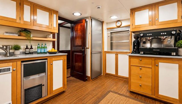 JUST B yacht for sale 48