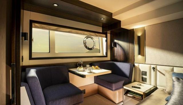 MANHATTAN 55 yacht for sale 12