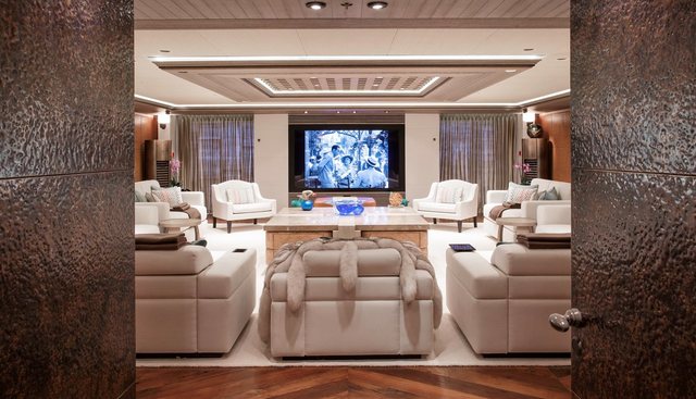 LUNA yacht for sale 17