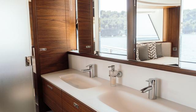 CHASE yacht for sale 27