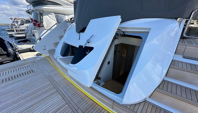 Y80018 yacht for sale 60