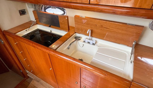 MEMPHIS BELLE yacht for sale 34