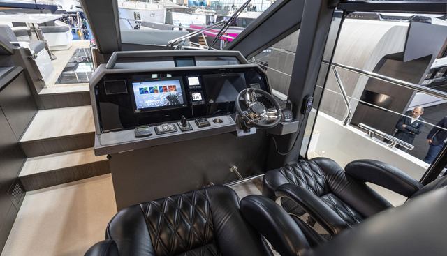 Seven yacht for sale 52