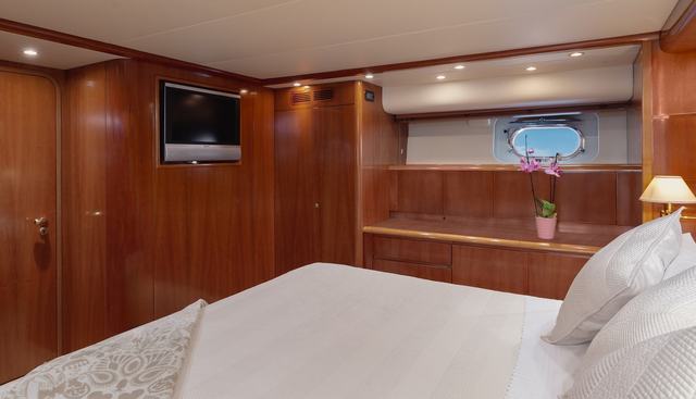 LADY MAUREEN yacht for sale 14