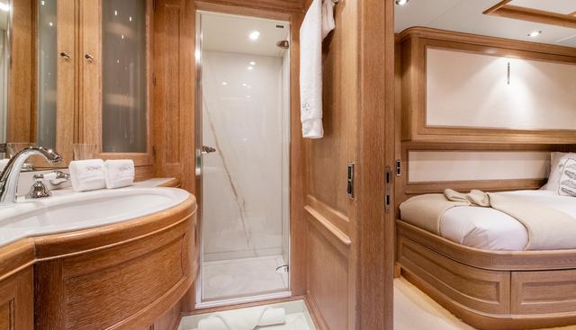 SOHO yacht for sale 33