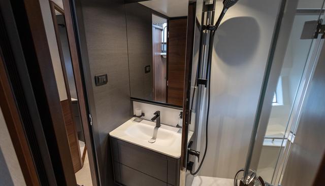 S65529 yacht for sale 33