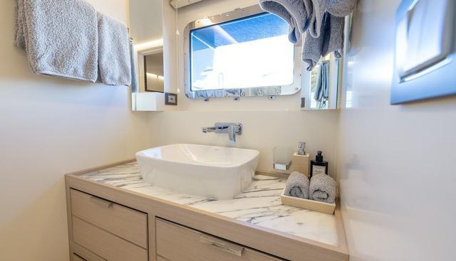 EVELYN P yacht for sale 30