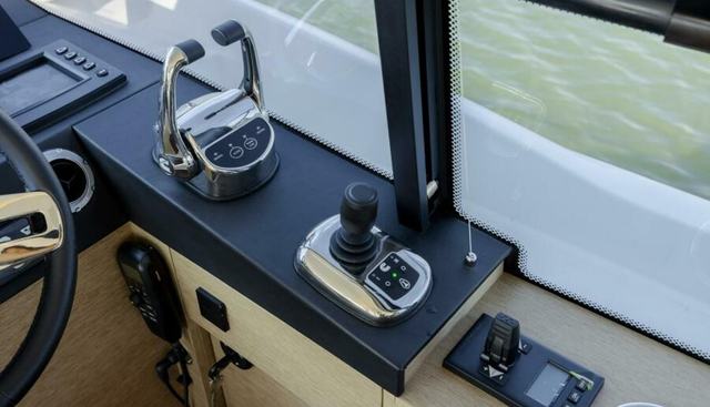 noname yacht for sale 33