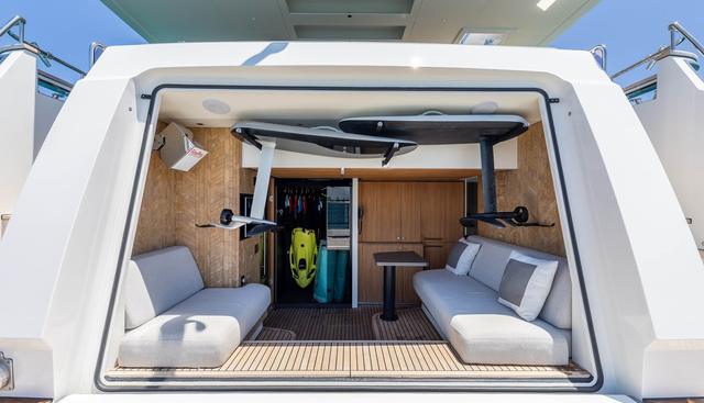 Blondie yacht for sale 22