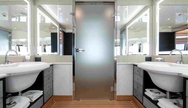 AQUILA yacht for sale 17