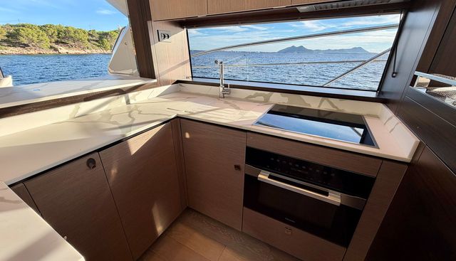 KNOT NAUTI yacht for sale 25