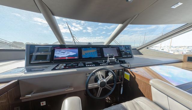 REUNION yacht for sale 22