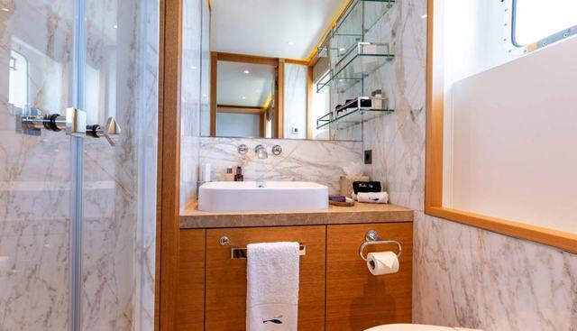 SOLIS yacht for sale 20