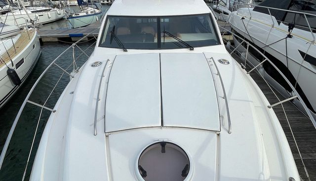 DRAGONFLY yacht for sale 42
