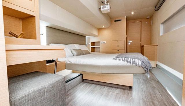 Libert'e yacht for sale 27