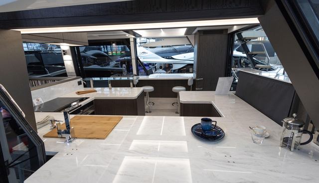 Seven yacht for sale 22
