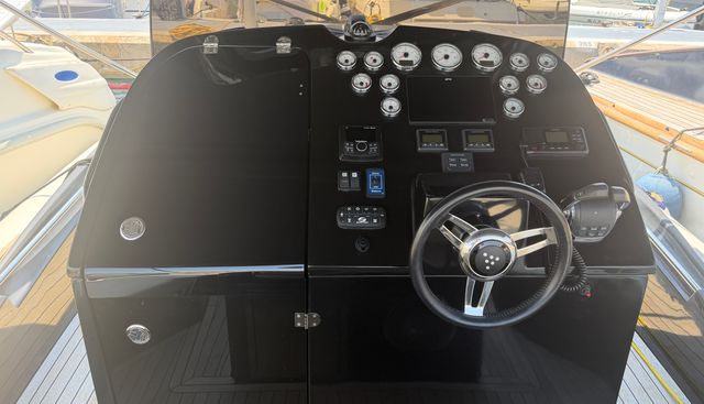 SERRA yacht for sale 7