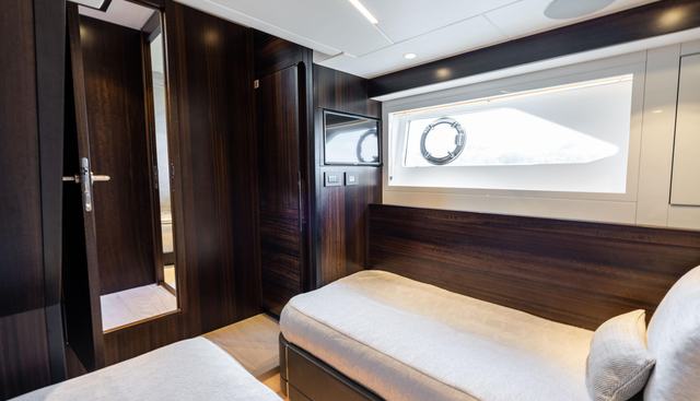 4-Play VII yacht for sale 68