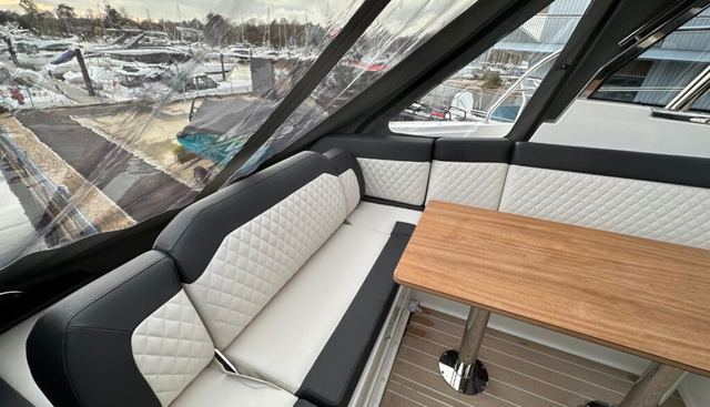 EX DEMONSTRATOR SALE!! 323000045-SR35HT yacht for sale 10