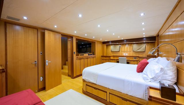 noname yacht for sale 84