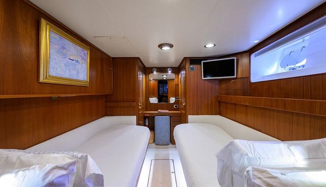 AVENTURER yacht for sale 23