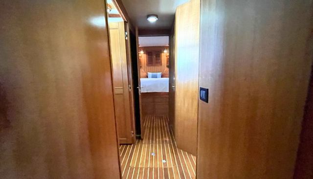 Latitude 20 yacht for sale 37