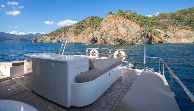 CLARITA yacht for sale 9