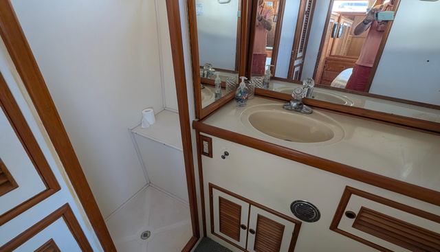 Fisher Folly IV yacht for sale 37