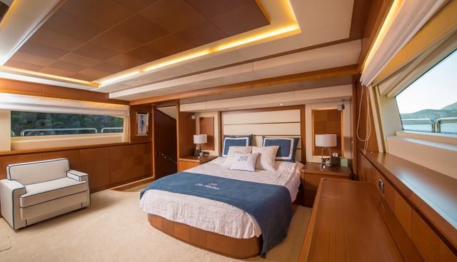 LA RUBIA yacht for sale 54