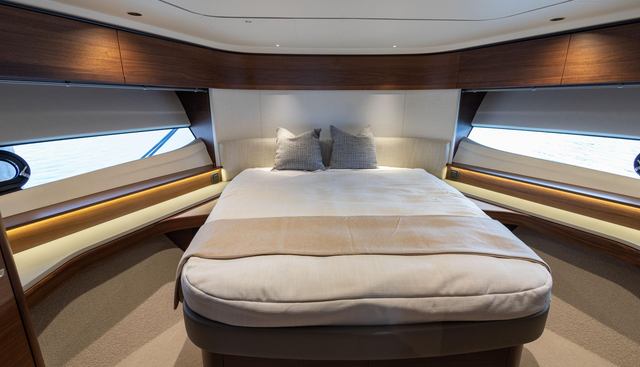 S65529 yacht for sale 30