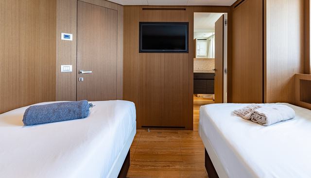 Journey yacht for sale 47