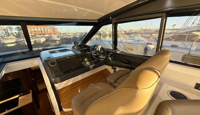 FEATHERS yacht for sale 18