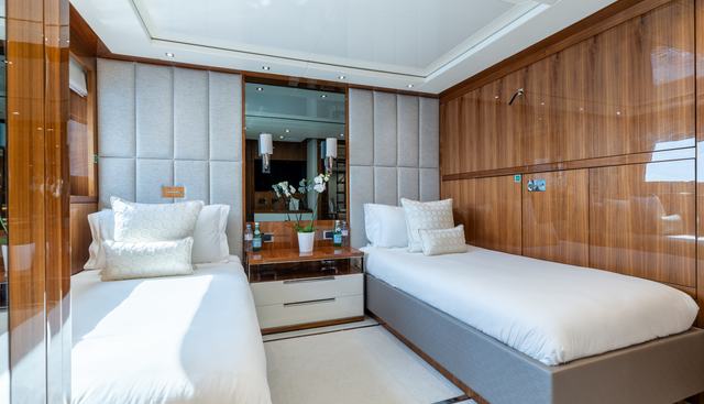 ALADDIN yacht for sale 34