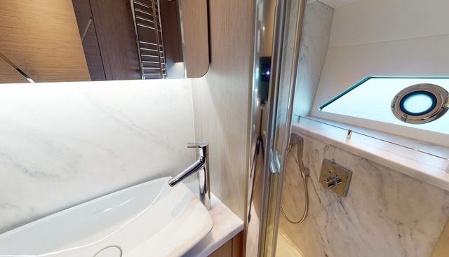 WOW WEE yacht for sale 29