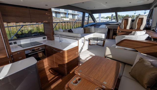 F58015 yacht for sale 22