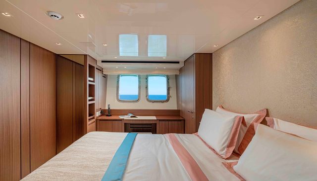 FIREFLY yacht for sale 50