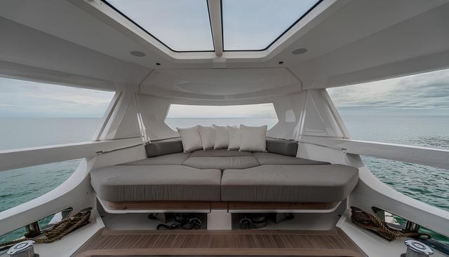 FERRETTI INFYNITO 90 yacht for sale 24